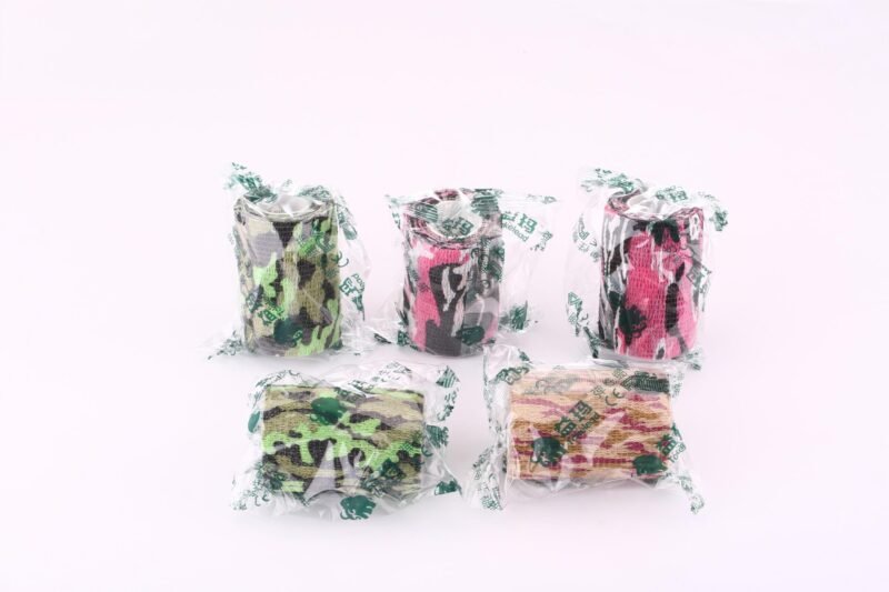 4 Bitterant-containing Elastic Bandage for Animals